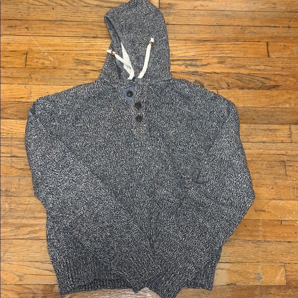 COPY - 3-Button hooded sweater